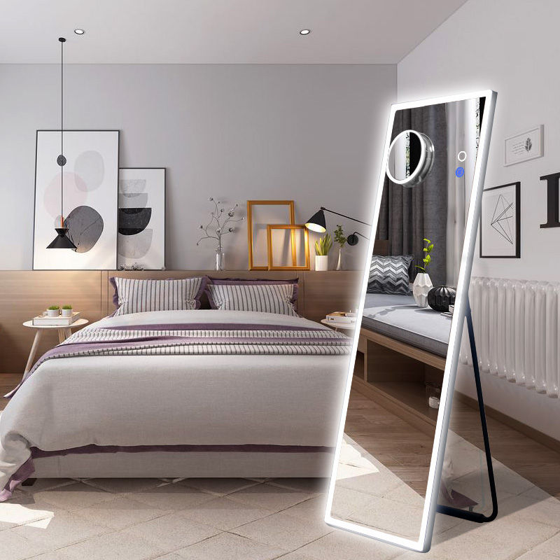 How to choose a mirror in the bedroom